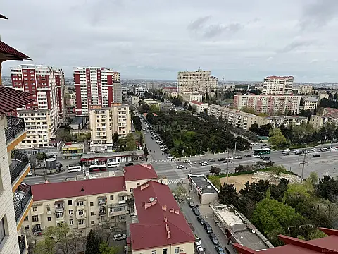 Satılır 4 otaqlı mənzil 200 m²