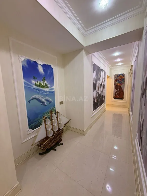 Satılır 4 otaqlı mənzil 200 m²