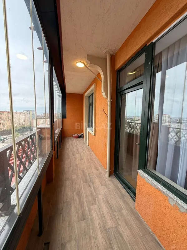 Satılır 4 otaqlı mənzil 200 m²