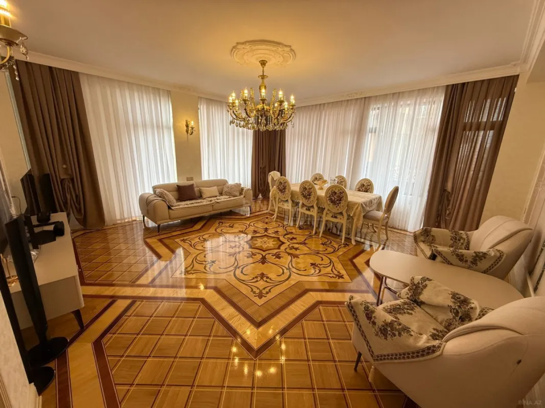 Satılır 4 otaqlı mənzil 200 m²