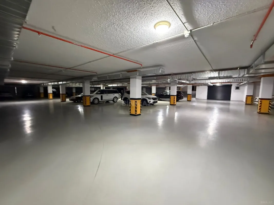 Satılır 4 otaqlı mənzil 200 m²