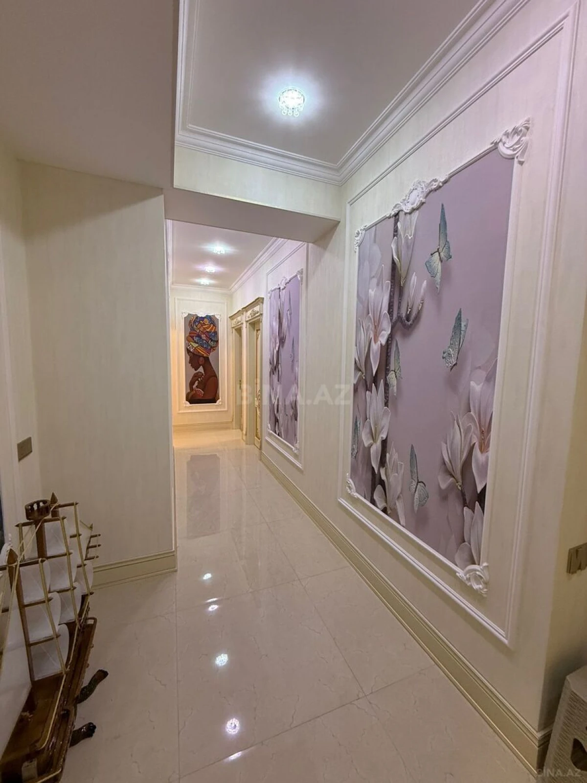 Satılır 4 otaqlı mənzil 200 m²