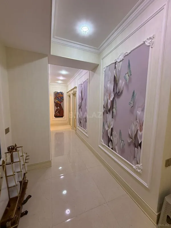 Satılır 4 otaqlı mənzil 200 m²
