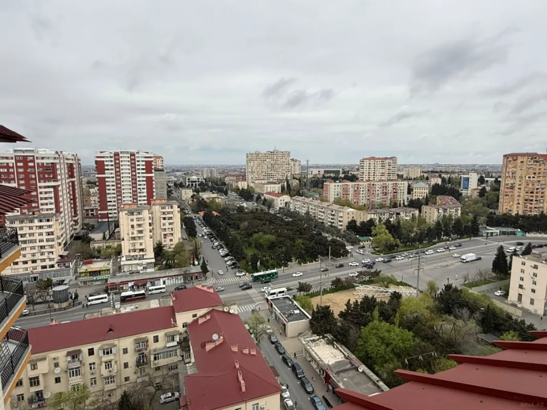 Satılır 4 otaqlı mənzil 200 m²
