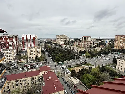 Satılır 4 otaqlı mənzil 200 m²