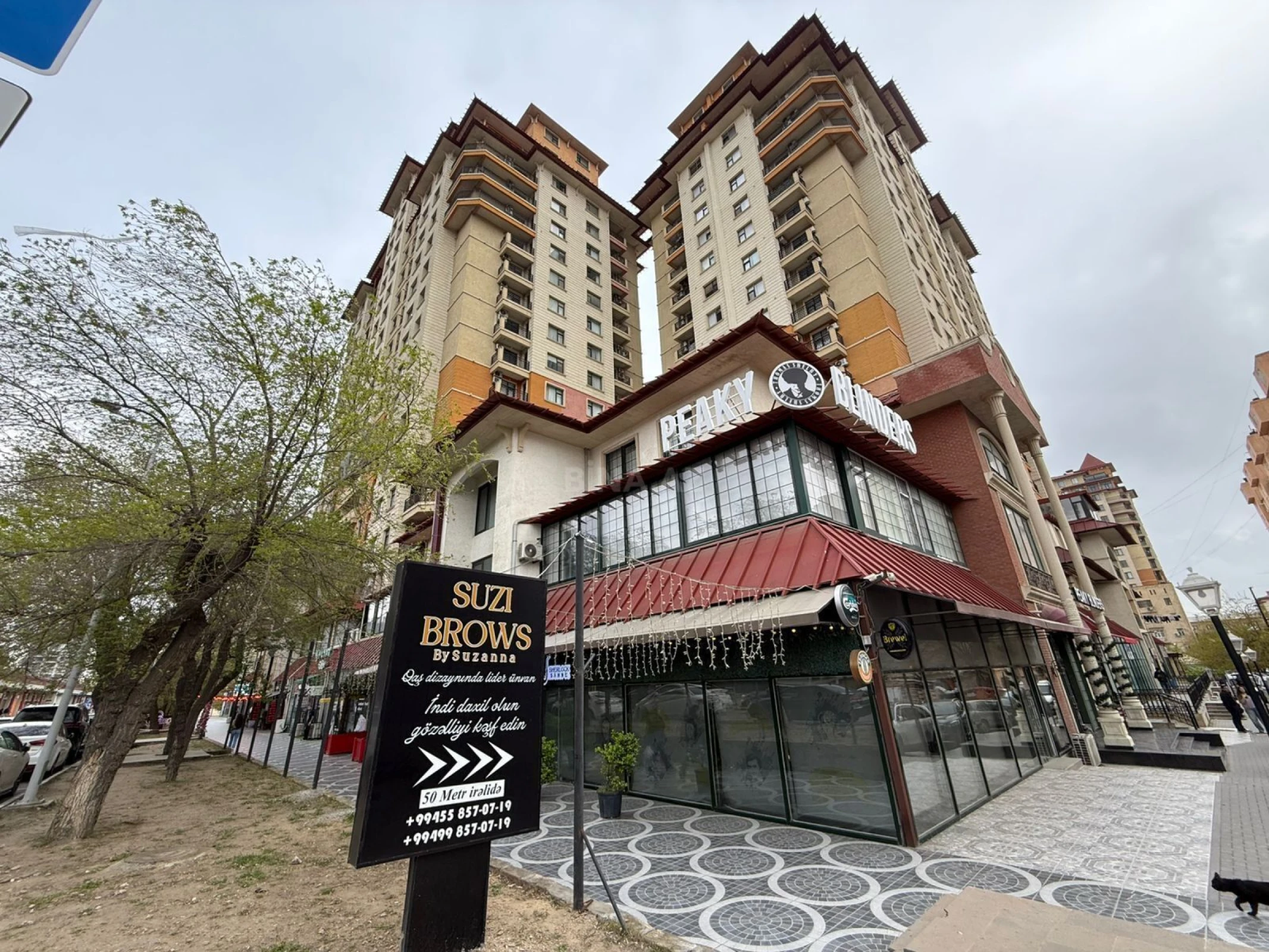 Satılır 4 otaqlı mənzil 200 m²