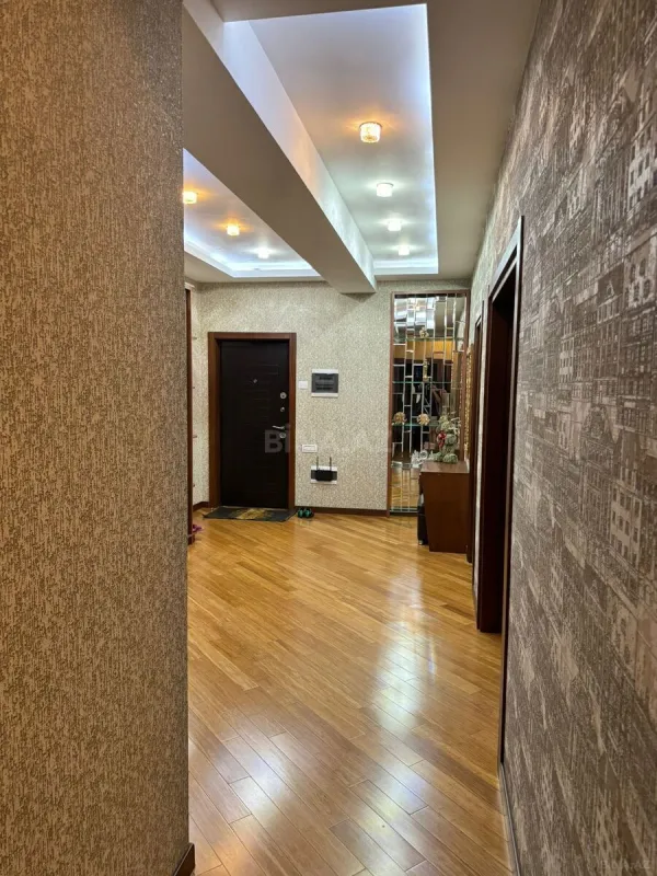 Kirayə verilir 3 otaqlı mənzil 147 m²