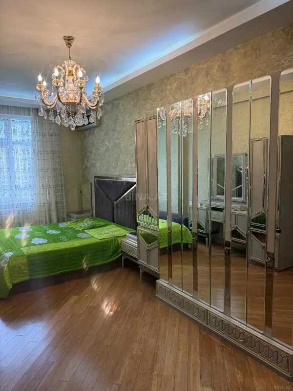 Kirayə verilir 3 otaqlı mənzil 147 m²