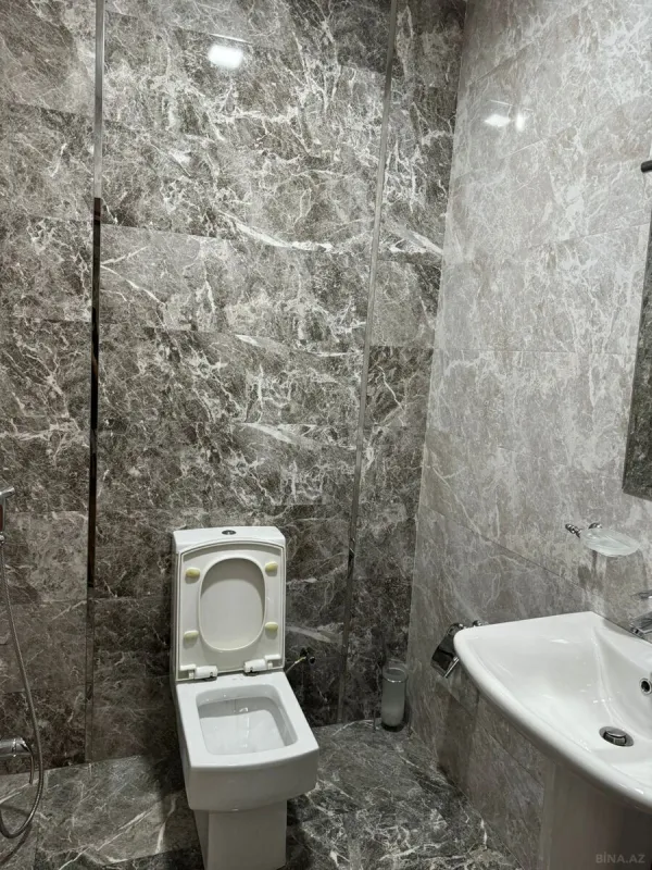 Kirayə verilir 3 otaqlı mənzil 147 m²