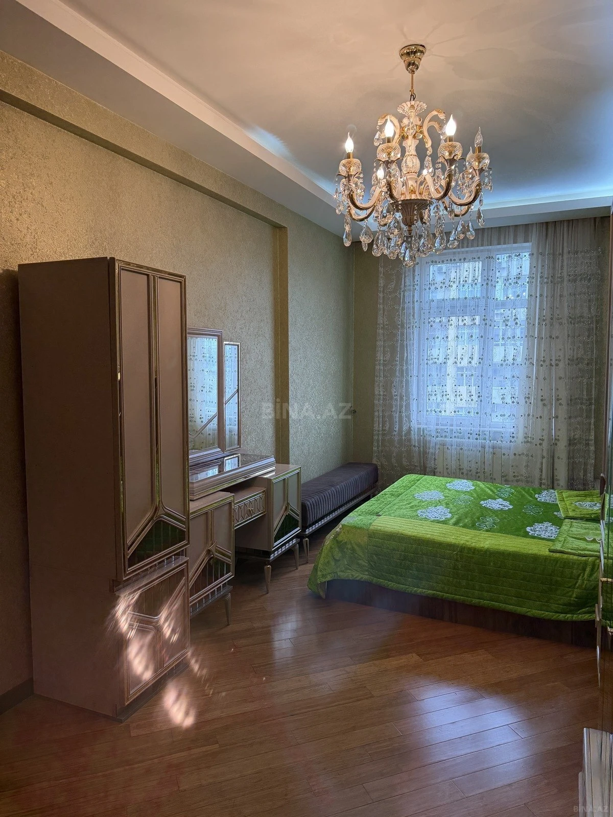 Kirayə verilir 3 otaqlı mənzil 147 m²