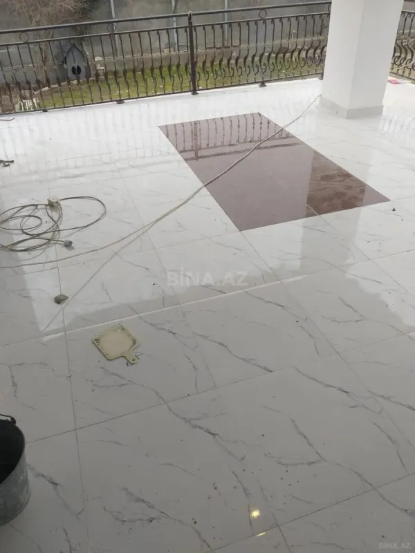 Kirayə verilir 8 otaqlı həyət evi 400 m²