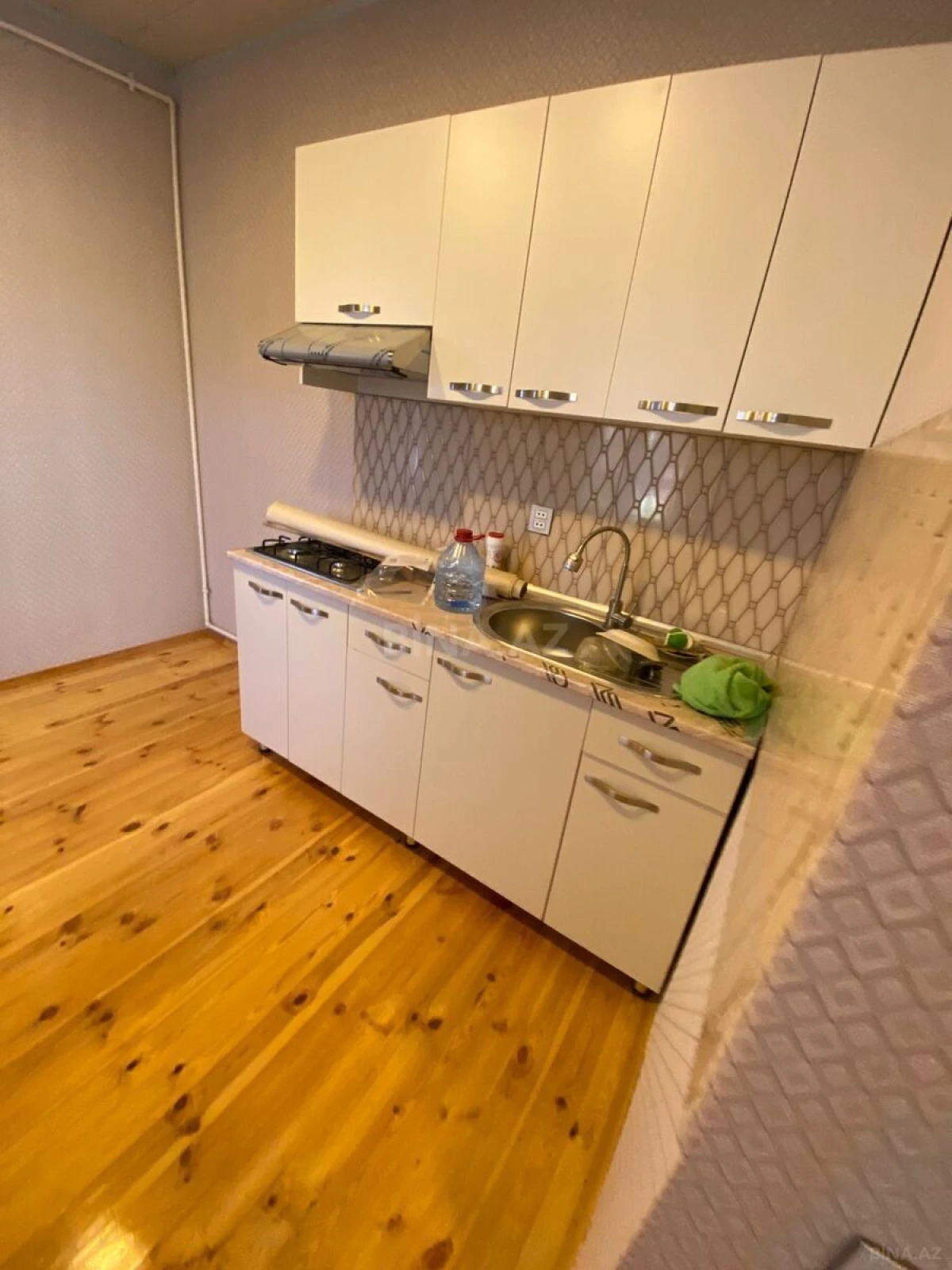 Kirayə verilir 8 otaqlı həyət evi 400 m²