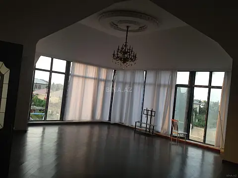 Kirayə verilir 8 otaqlı həyət evi 400 m²