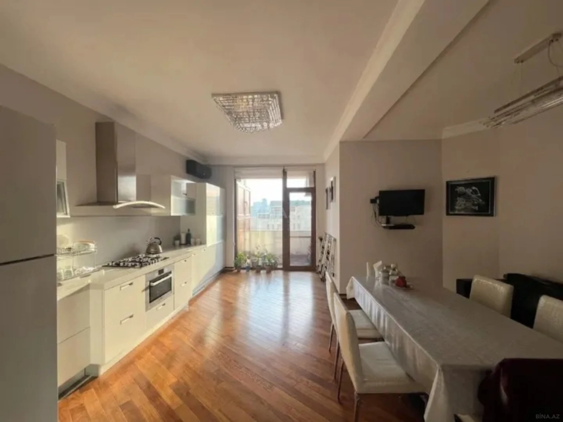 Satılır 4 otaqlı mənzil 209 m²