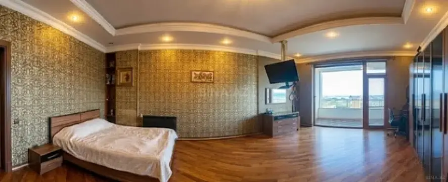 Satılır 4 otaqlı mənzil 209 m²
