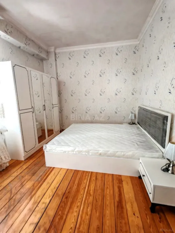 Satılır 3 otaqlı mənzil 120 m²