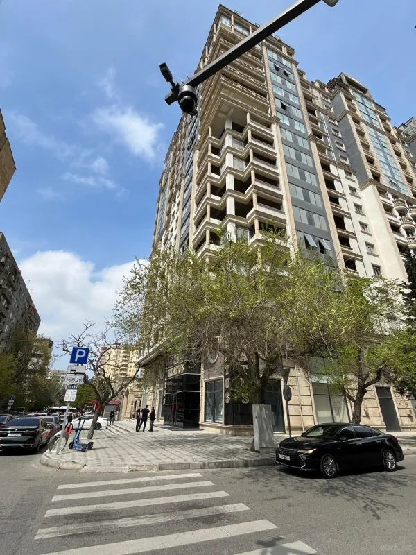 Satılır 2 otaqlı mənzil 78 m²