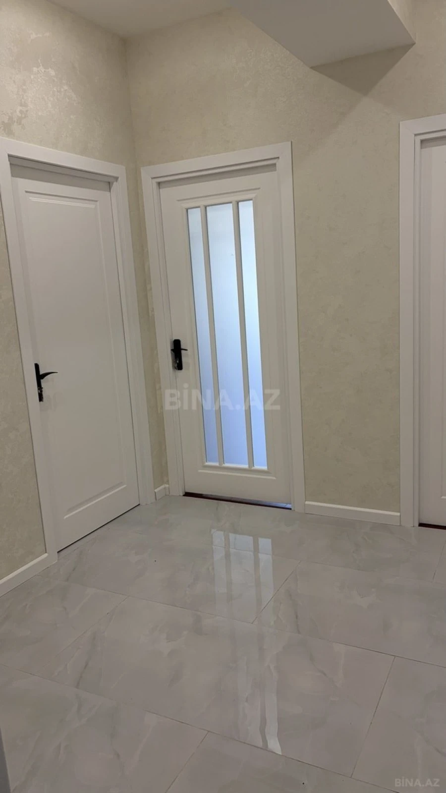 Satılır 2 otaqlı mənzil 78 m²