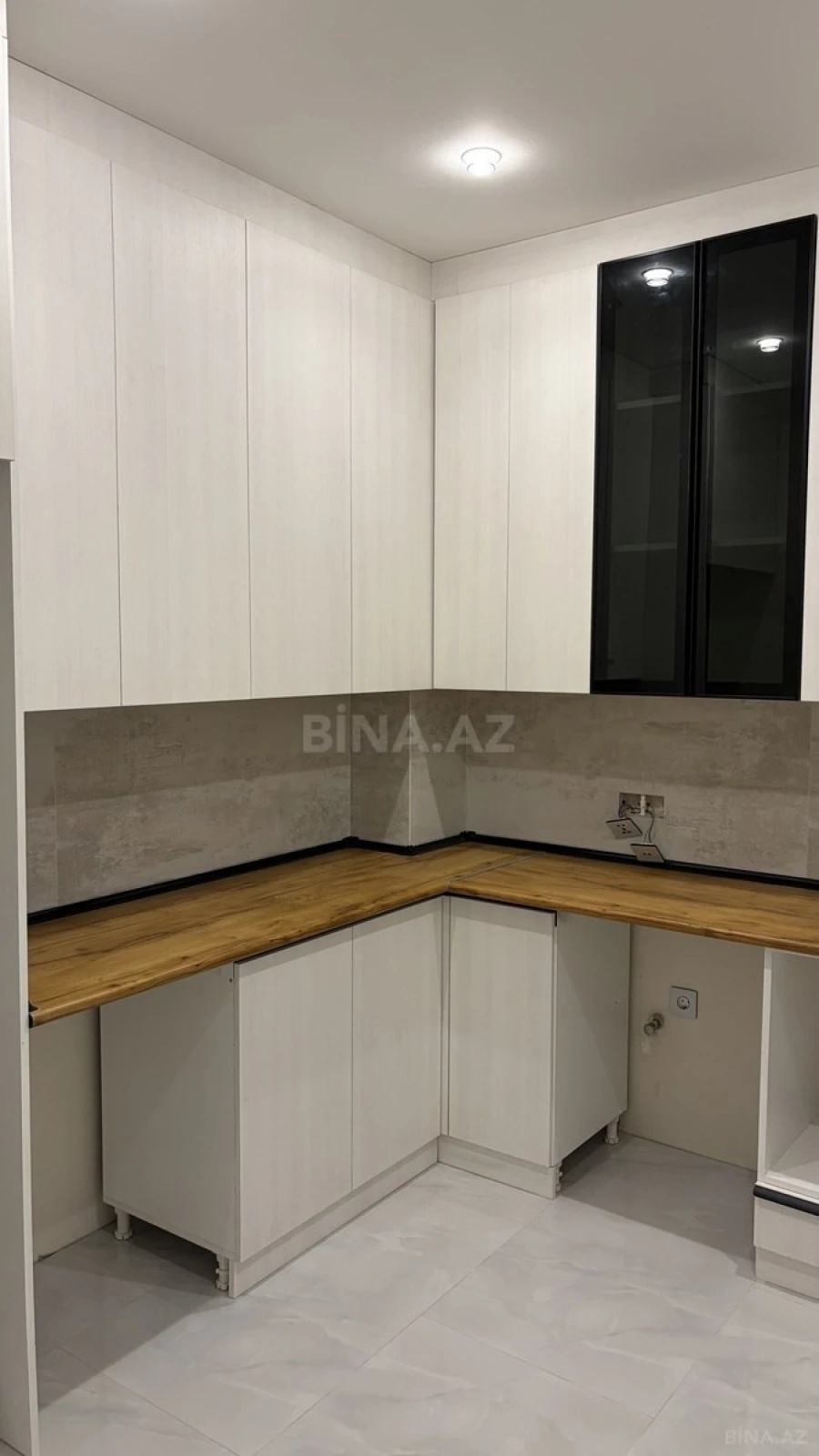 Satılır 2 otaqlı mənzil 78 m²