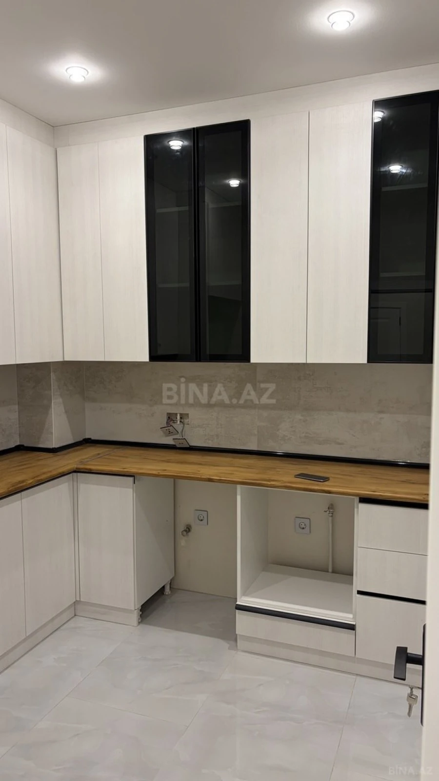 Satılır 2 otaqlı mənzil 78 m²