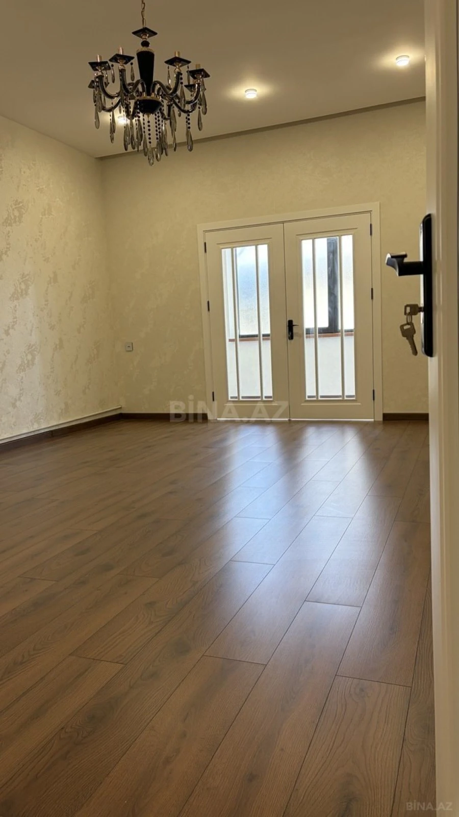 Satılır 2 otaqlı mənzil 78 m²