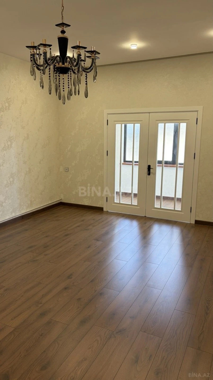 Satılır 2 otaqlı mənzil 78 m²