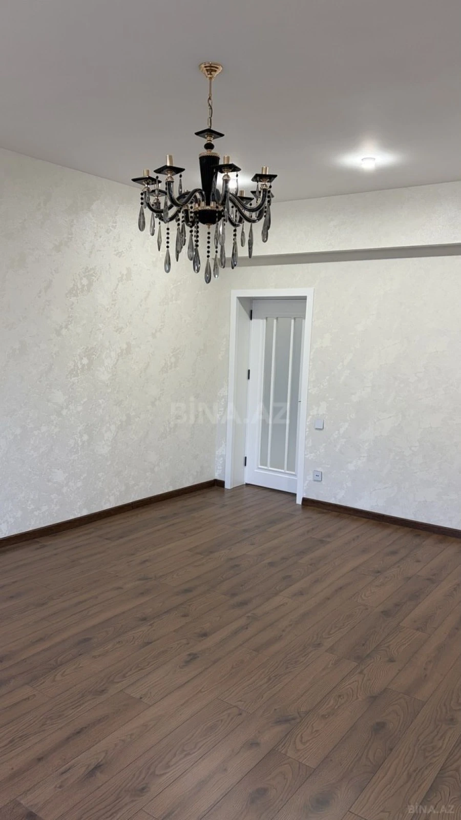 Satılır 2 otaqlı mənzil 78 m²