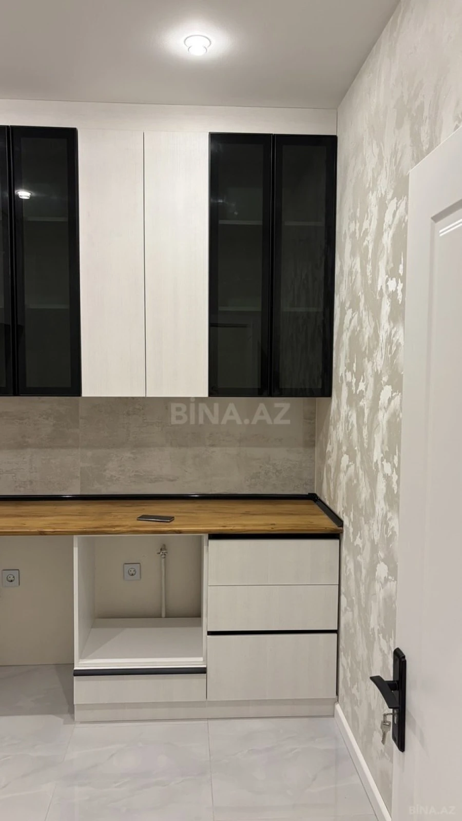 Satılır 2 otaqlı mənzil 78 m²