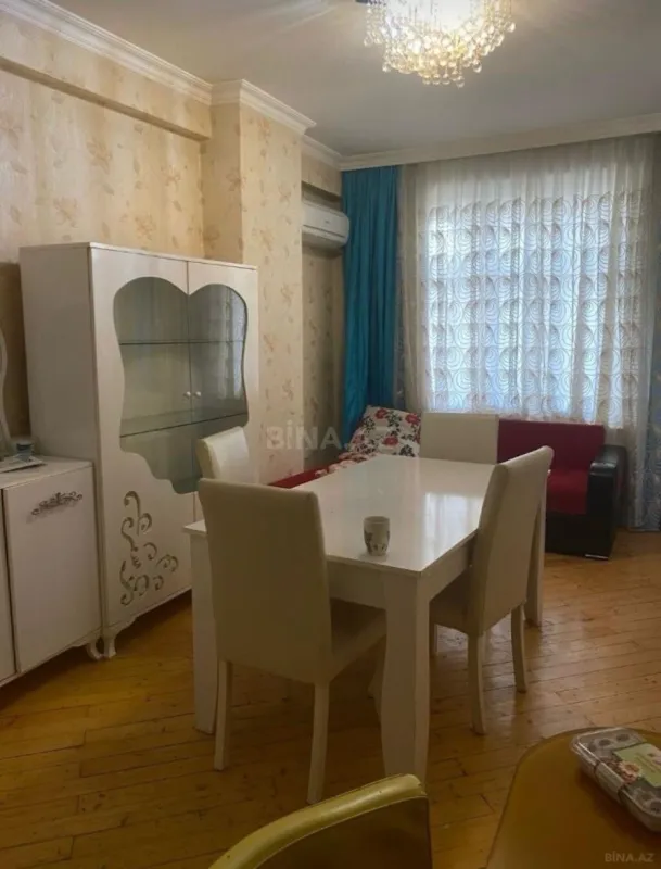Kirayə verilir 2 otaqlı mənzil 65 m²