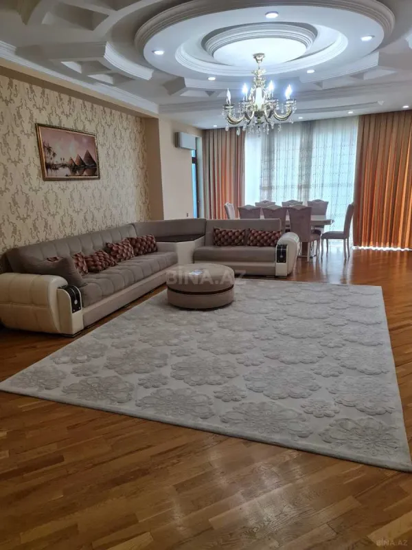 Kirayə verilir 4 otaqlı mənzil 230 m²