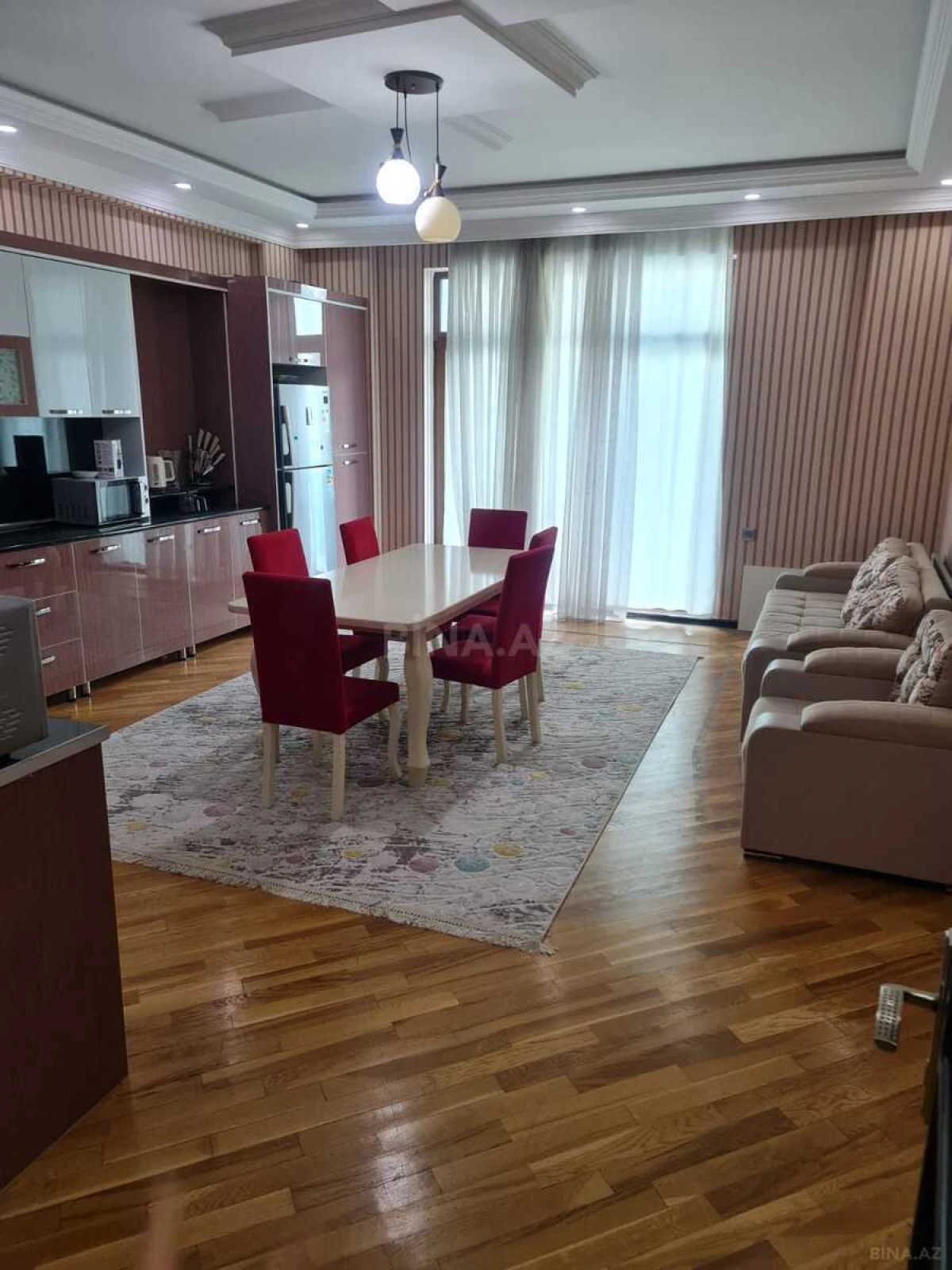 Kirayə verilir 4 otaqlı mənzil 230 m²