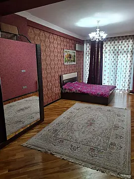 Kirayə verilir 4 otaqlı mənzil 230 m²