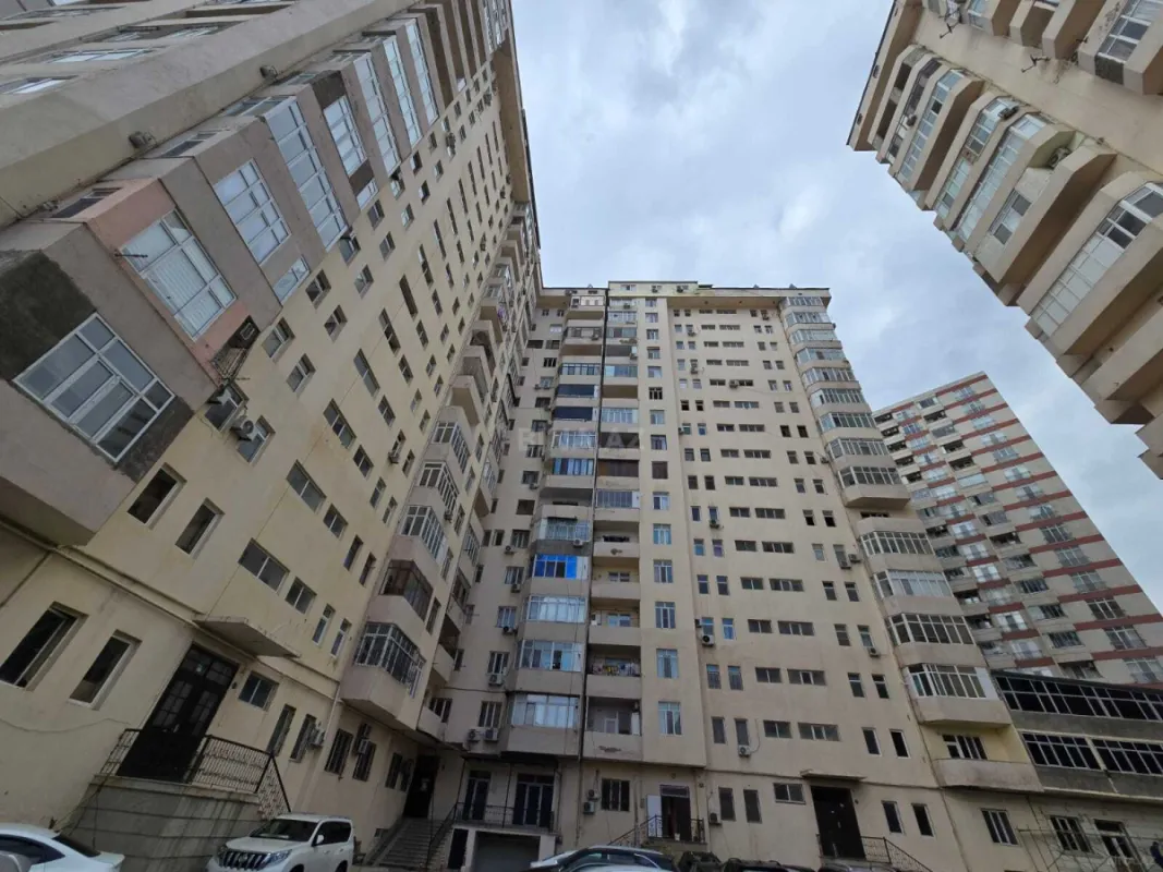 Satılır 3 otaqlı mənzil 103 m²