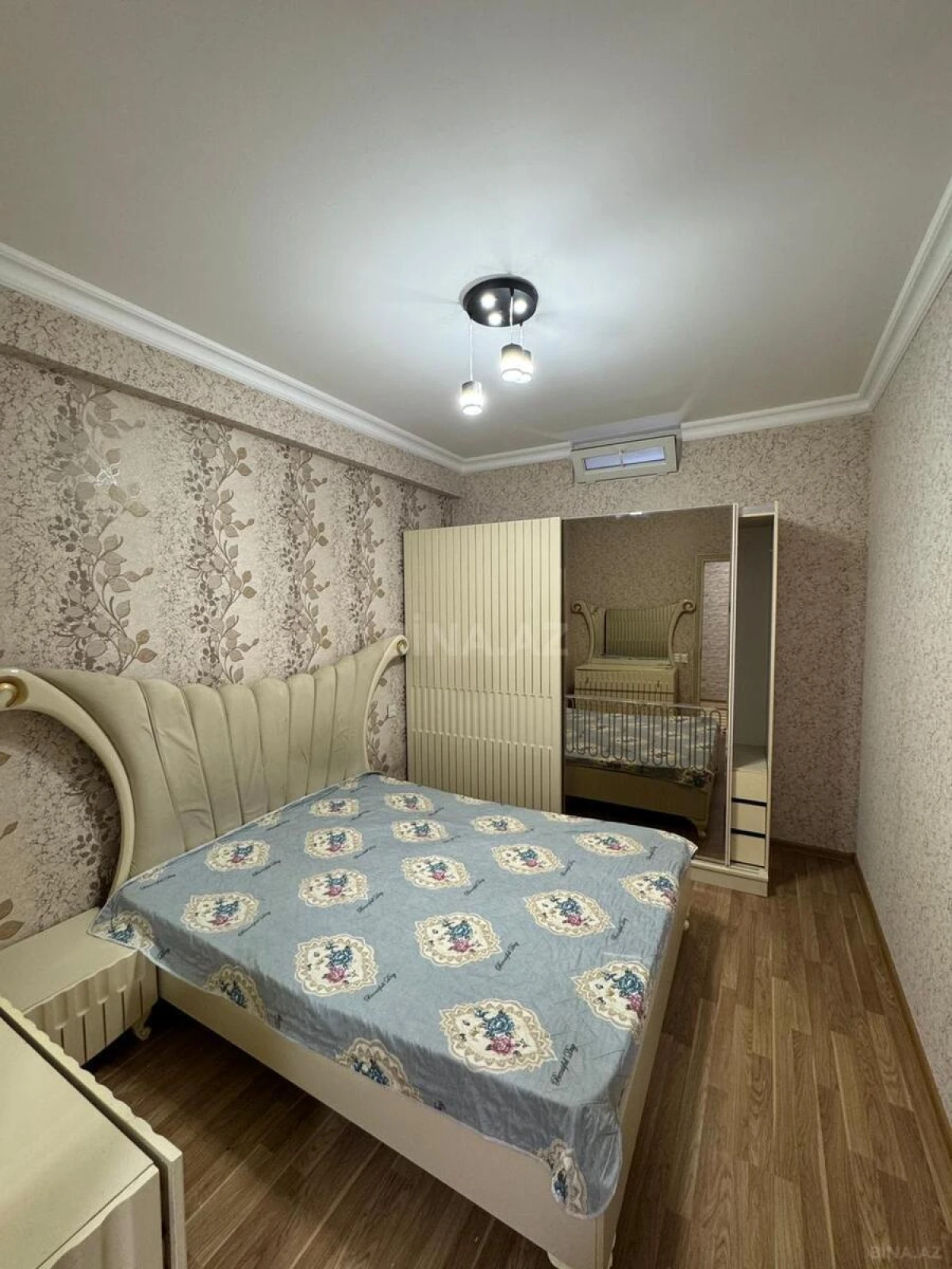 Satılır 2 otaqlı mənzil 54 m²