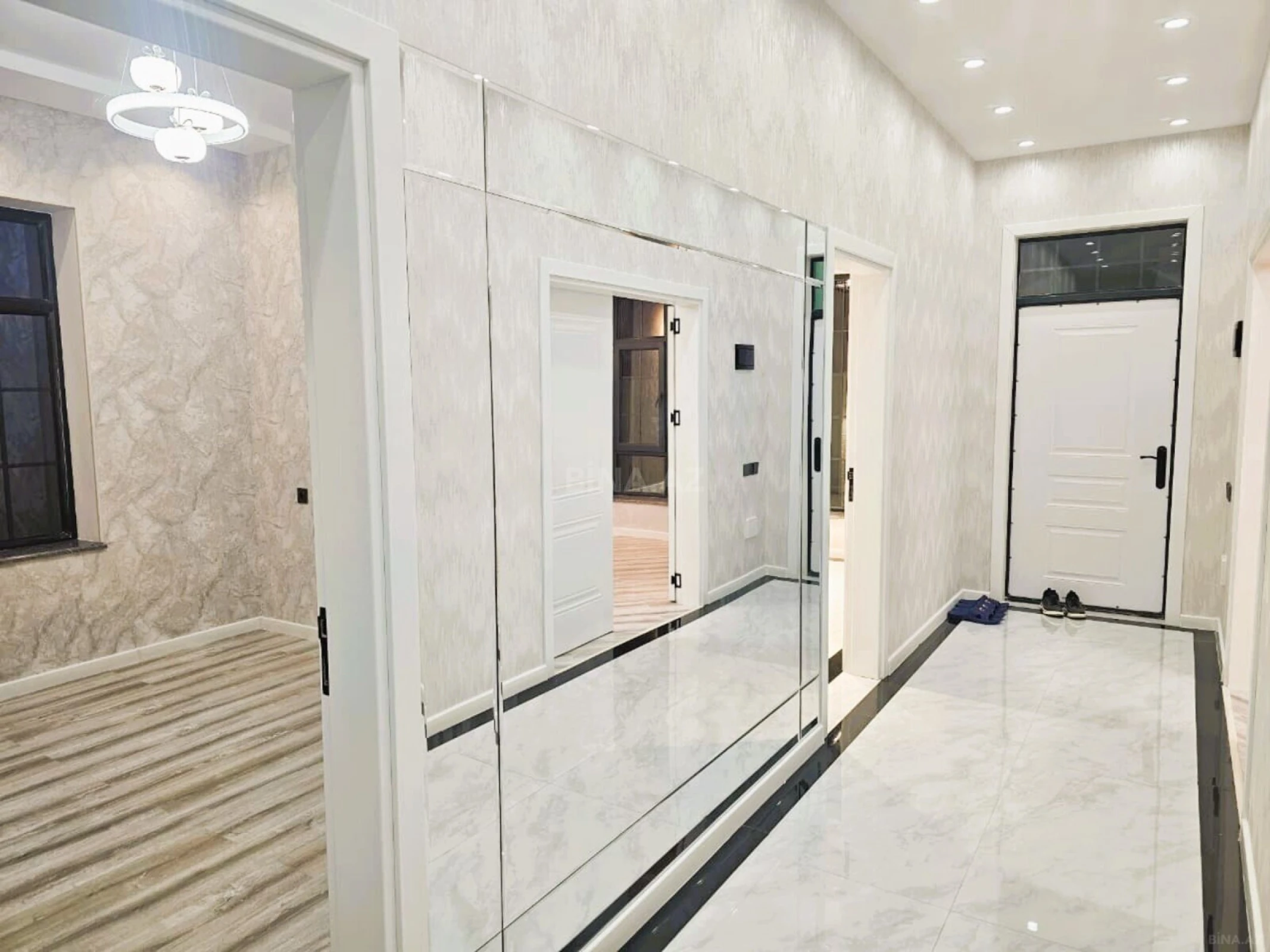 Satılır 5 otaqlı həyət evi 190 m²