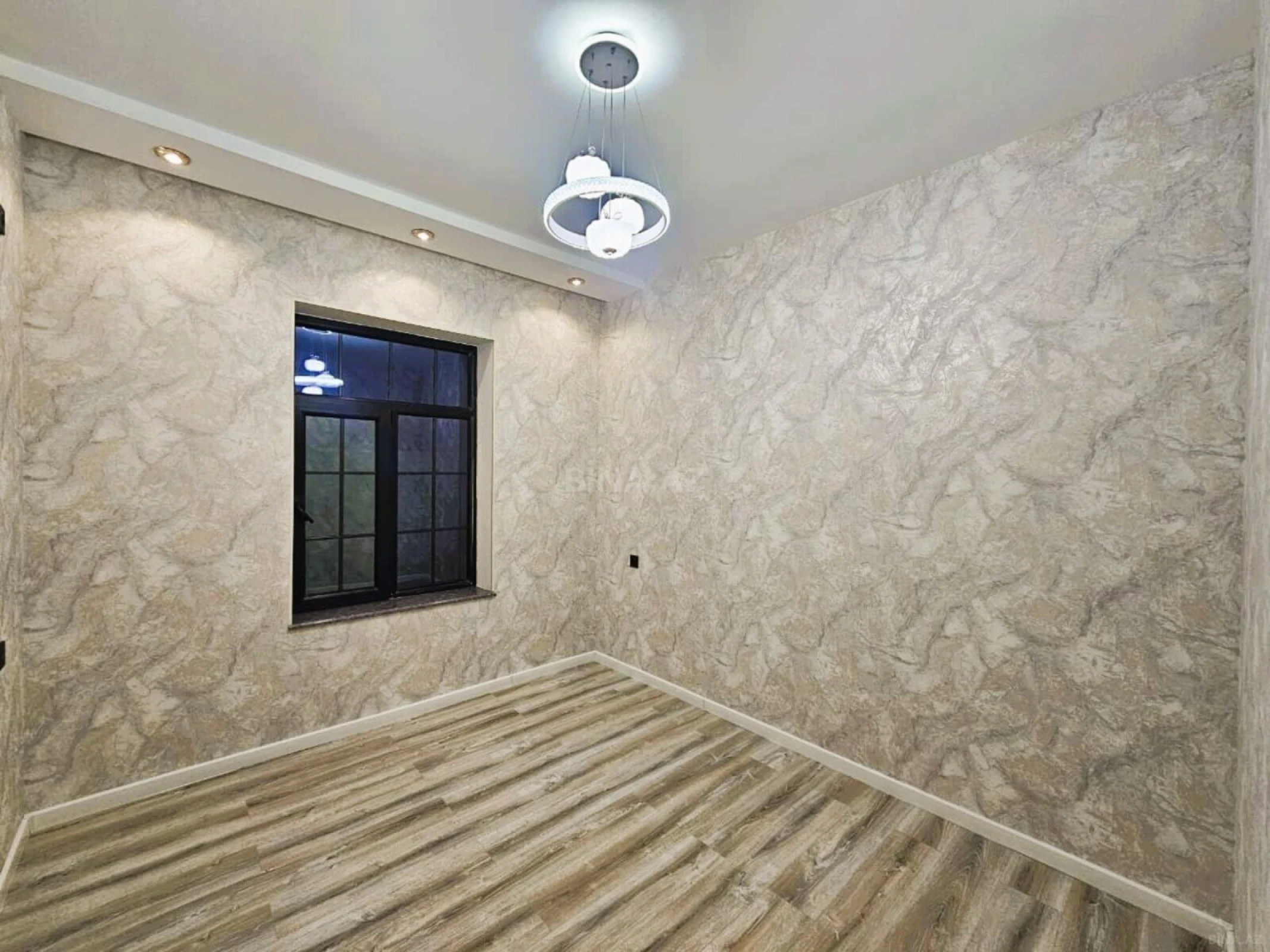 Satılır 5 otaqlı həyət evi 190 m²