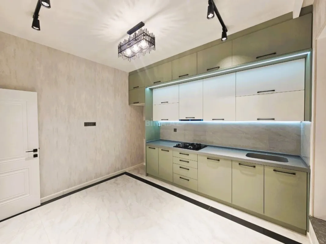 Satılır 5 otaqlı həyət evi 190 m²