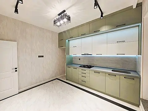 Satılır 5 otaqlı həyət evi 190 m²