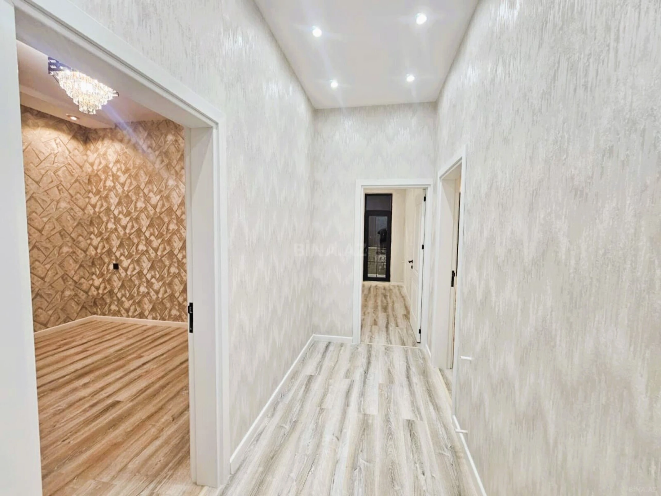 Satılır 5 otaqlı həyət evi 190 m²