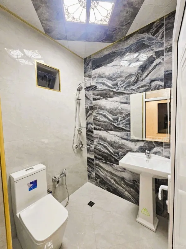 Satılır 5 otaqlı həyət evi 190 m²