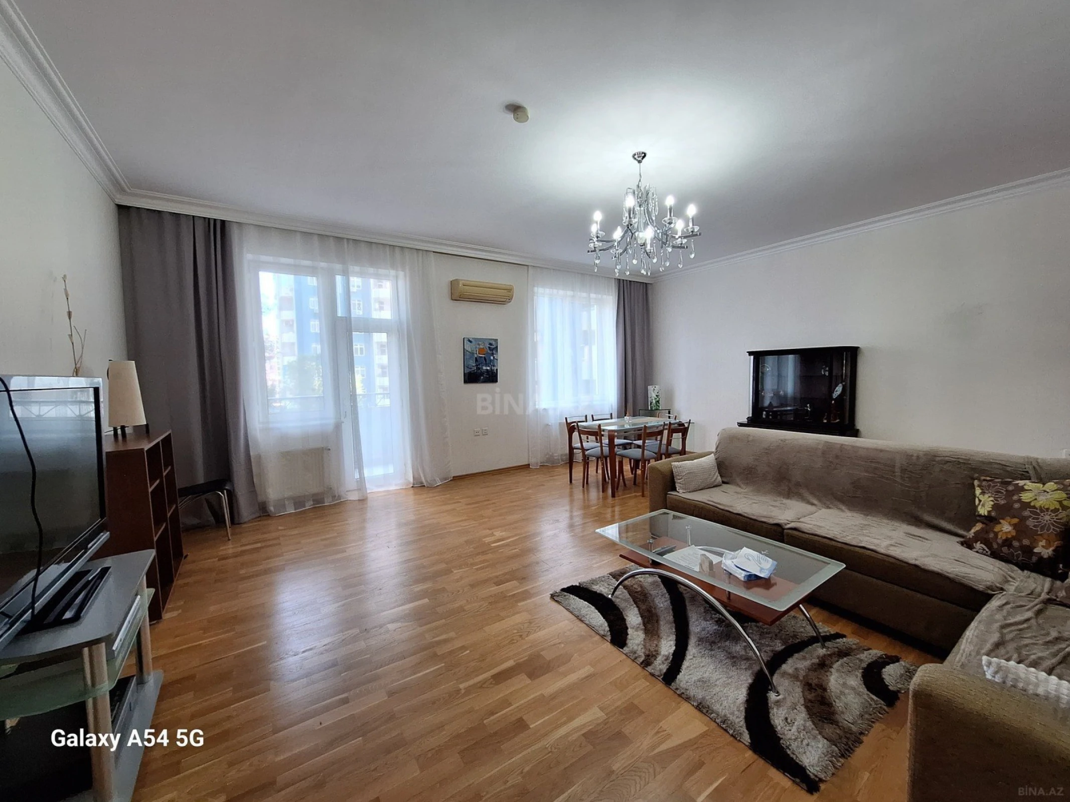 Kirayə verilir 3 otaqlı mənzil 140 m²