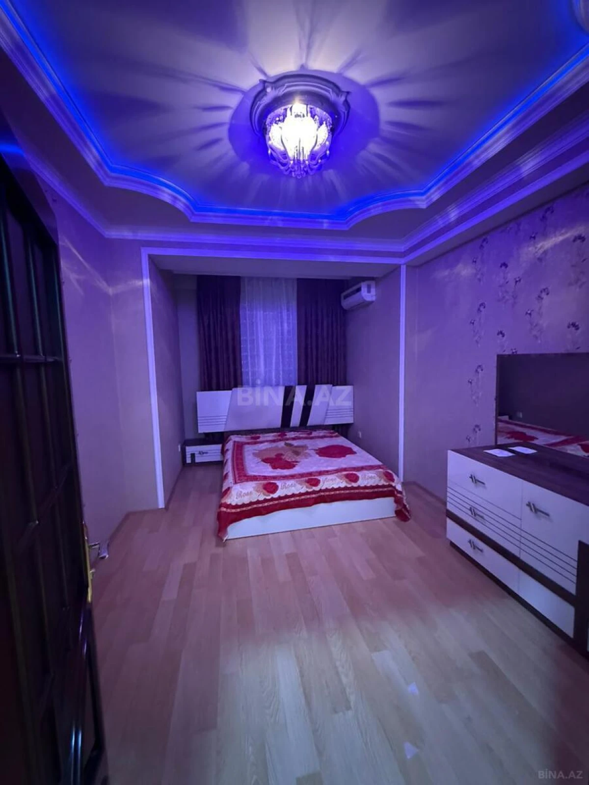 Kirayə verilir 2 otaqlı mənzil 78 m²