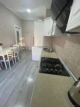 Satılır 2 otaqlı mənzil 70 m²