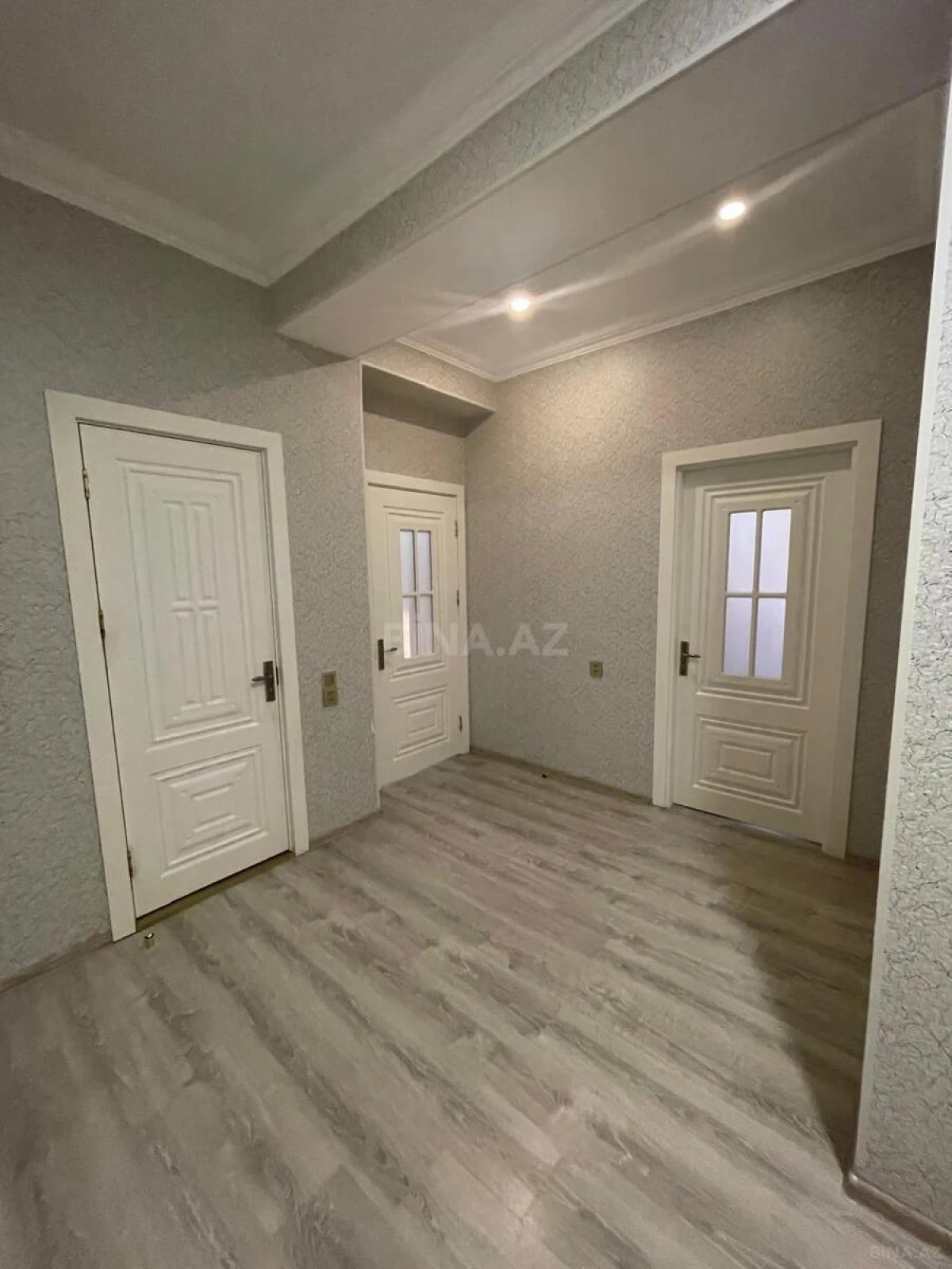 Satılır 2 otaqlı mənzil 70 m²