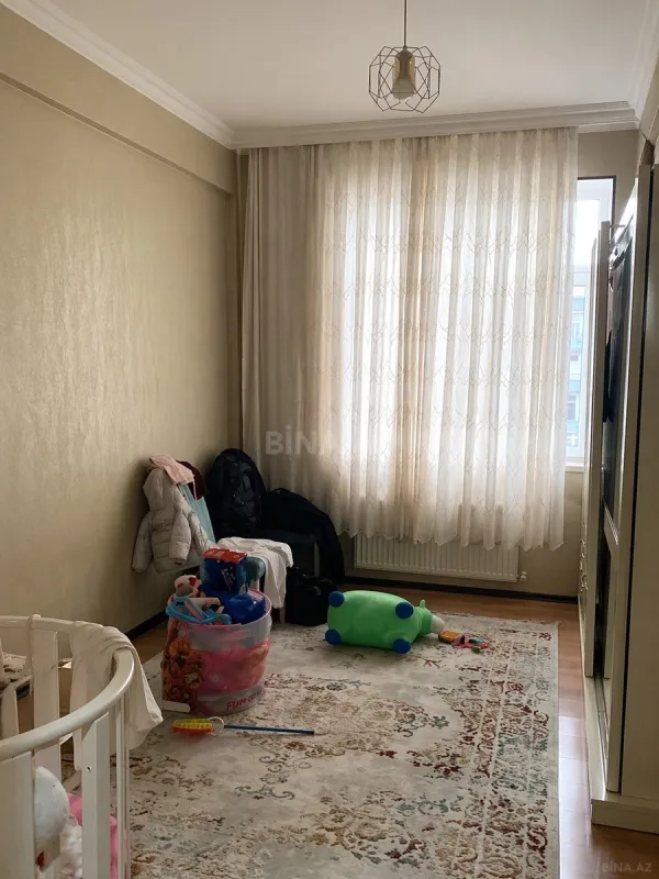 Satılır 4 otaqlı mənzil 111 m²