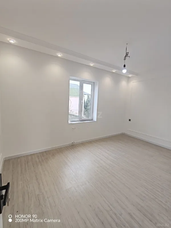 Satılır 4 otaqlı həyət evi 180 m²