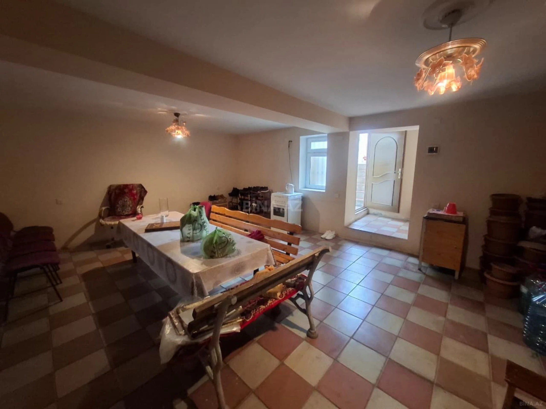 Kirayə verilir 10 otaqlı həyət evi 252 m²