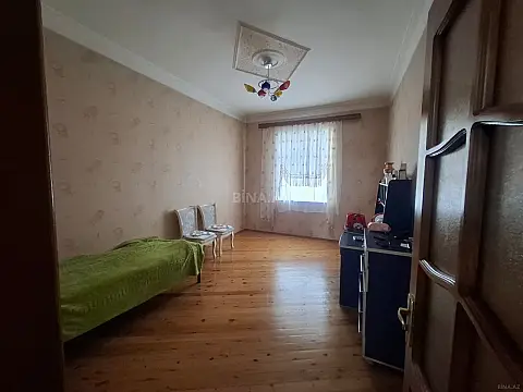 Kirayə verilir 10 otaqlı həyət evi 252 m²