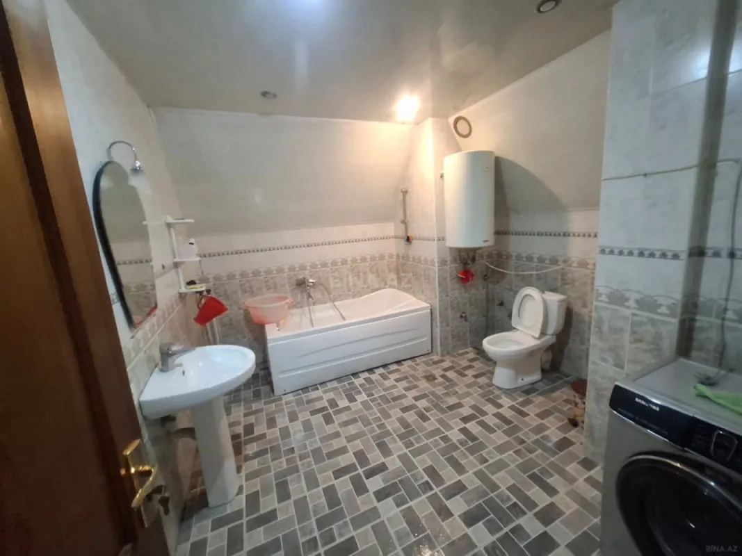 Kirayə verilir 10 otaqlı həyət evi 252 m²