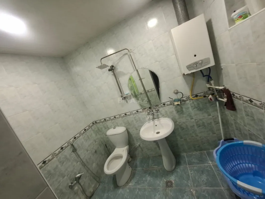 Kirayə verilir 10 otaqlı həyət evi 252 m²
